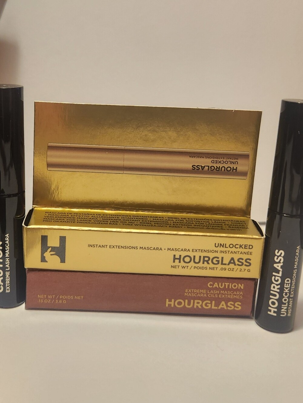 NEW Hourglass Makeup Set - Picture 12 of 15